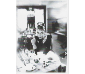 Postkarte - Audrey Hepburn Breakfast at Tiffanys